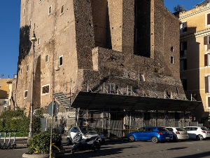 Урушио се део Контијеве куле у Риму, четворо повређених