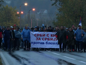 Срби са КиМ који пешаче до Новог Сада стигли у Лазаревац