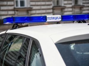 Ухапшена девојка осумњичена да је ножем избола очуха на Звездари