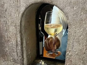 У Фиренци се вино пијe  кроз прозоре на улици
