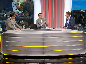 Два скупа испред Скупштине Србије - окупљања високог ризика  показала дубоку поларизацију друштва