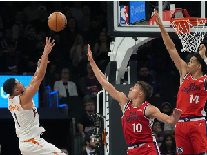 Богдановић двоцифрен у поразу Клиперса од Финикса