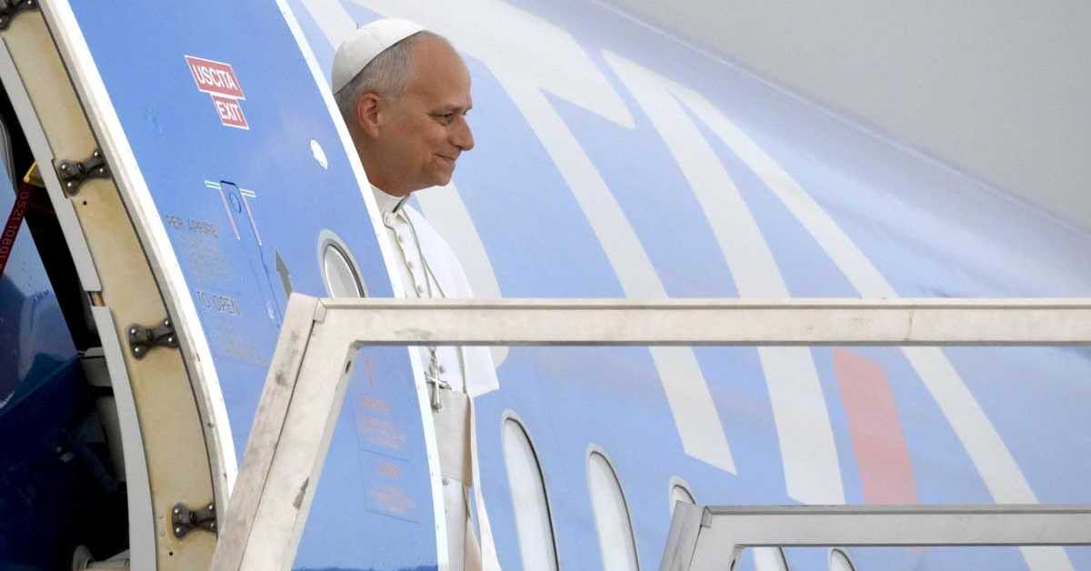 И папин ербас имао софтверски проблем, Лав XIV безбедно стигао у Бејрут