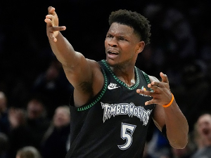 Спарси без Вембија немоћни против Минесоте, Едвардс подиже форму