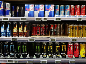 Др Оташевић: „Једна лименка као три еспреса“ – енергетска пића све чешће изазивају инфаркте код младих