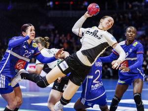 Немице преко олимпијских вицешампионки до финала СП