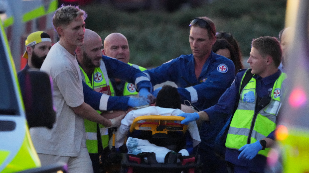 Пуцњава на сиднејској плажи Бонди – десеторо убијених, међу којима је и један нападач