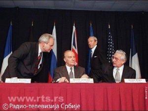 Босна и Херцеговина пре и после Дејтона – идентитет, симболика и културни рат