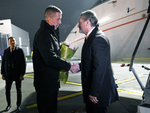 Председник Грузије Михаил Кавелашвили допутовао у званичну посету Србији, дочекао га министар Ђурић