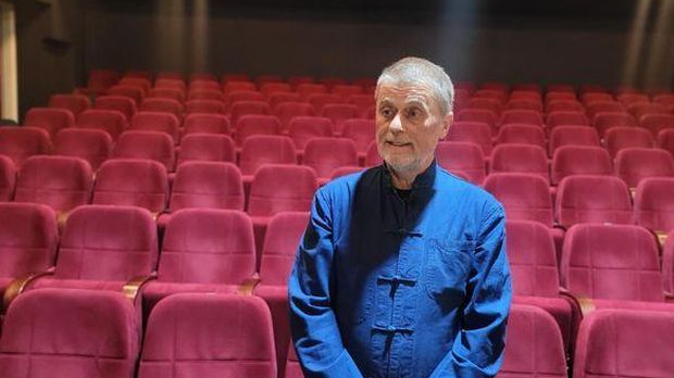 Паноникум: Позоришта на мађарском језику