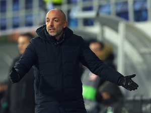 Лазетићев стан на удару навијача, управа га брани - бурни дани у Макабију из Тел Авива