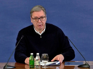 Вучић: Надам се да ћемо моћи да купимо бар још пет одсто акција у НИС-у