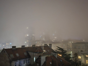 Вечерас и током ноћи магла у већем делу Србије – смањена видљивост и до 100 метара