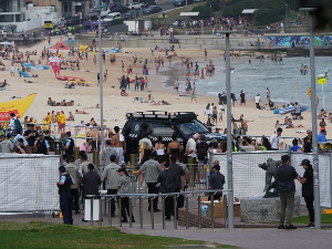 Отац и син месецима планирали терористички напад на плажи Бонди у Сиднеју