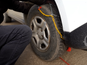 Обавезна зимска опрема на путу