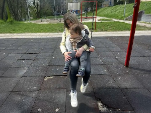 Ангажовање дадиља преко агенција и друштвених мрежа – ко и под којим условима чува децу