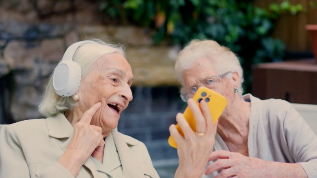 Сами и старији грађани лаке мете превараната: Телефонски позив први знак за узбуну