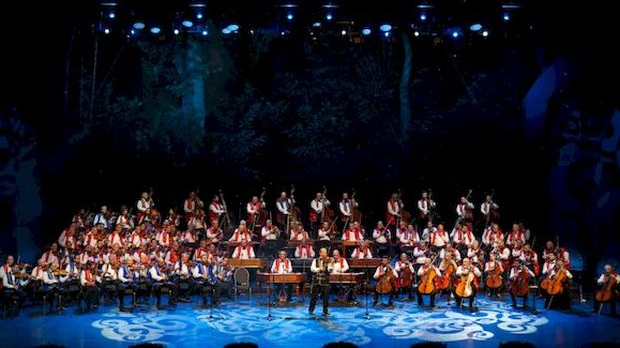 Будимпештански ромски симфонијски оркестар 100 виолина