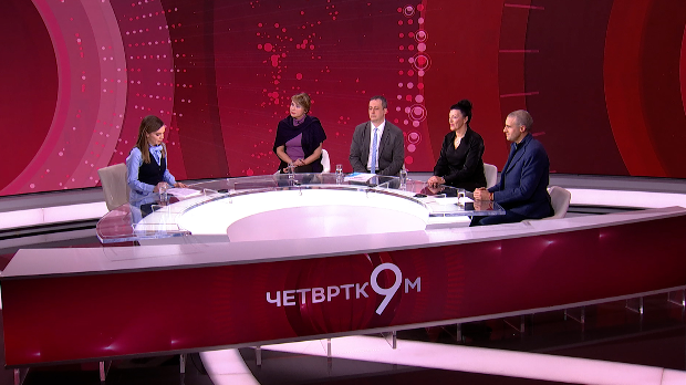 Четвртком у 9: Забрана телефона у школама - звоно за спас?