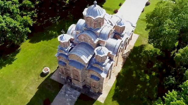 Јутарњи програм из три студија