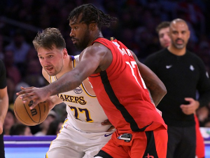 Дончић и Џејмс промашивали, Рокетси дошли у Лос Анђелес без божићног поклона