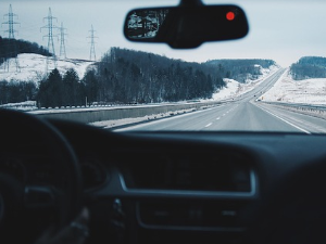 МУП апеловао на возаче: Будите опрезни због празничних гужви и снега