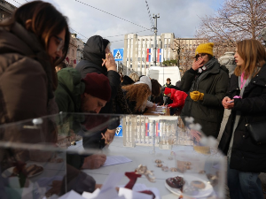 Студенти позвали грађане да потпишу захтев за расписивање ванредних избора