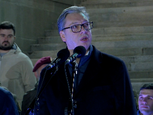 Вучић се захвалио окупљенима испред Дома Народне скупштине, почиње уклањање шатора