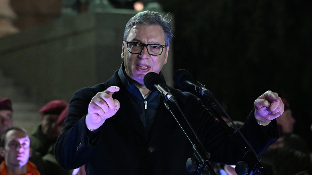 Вучић се захвалио окупљенима испред Дома Народне скупштине, почиње уклањање шатора