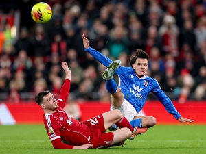 Ливерпулу само бод на 