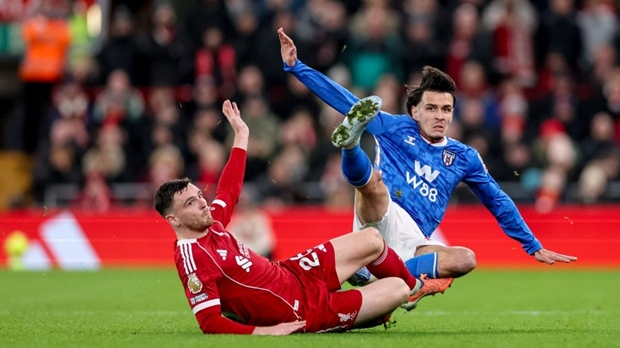 Ливерпулу само бод на 