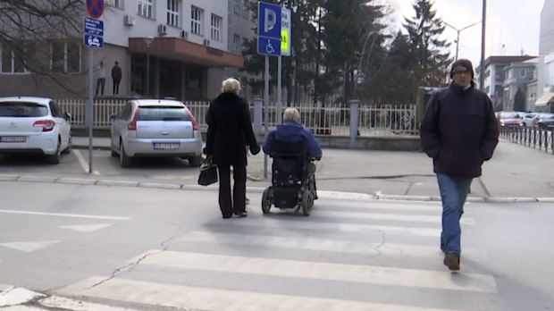 Међународни дан особа са инвалидитетом – стотине хиљада људи пред баријерама које многи не примећују