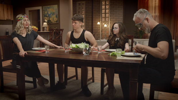 Мина прелази нивое