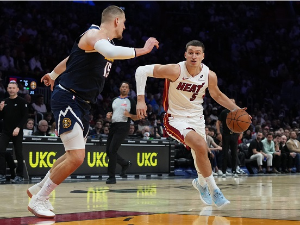 Јокић повредио колено, Мајами убедљив против Денвера уз одличну партију Јовића