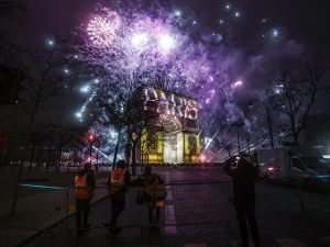 Посебна упутства за париску полицију у новогодишњој ноћи – појачан опрез због опасности од тероризма и банди