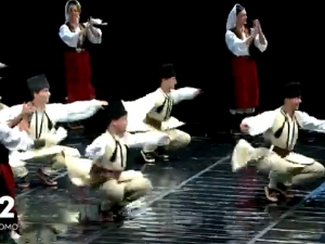 Коловођо, ногом крени – Игре и песме из Црне Траве