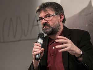 Жаркo Паић: Касни Дерида и бит политичкога (1)