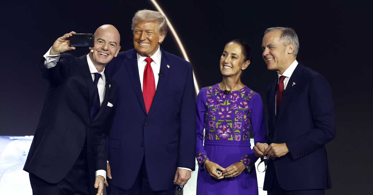  Као створена за њега - Доналд Трамп добио Фифиног "Нобела" за мир 