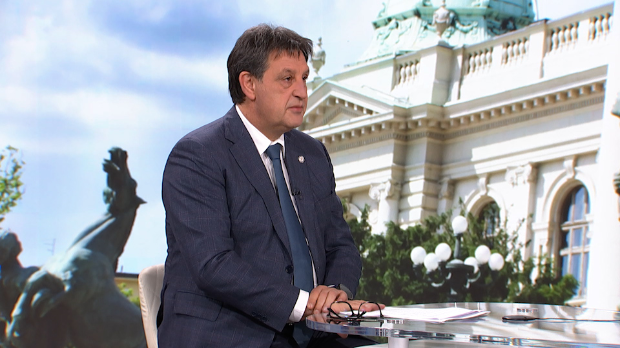 Гашић: Војни рок од 75 дана најоптималније решење, професионалним војницима законом дат бољи статус