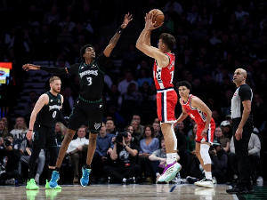 Вратио се Богдановић, пораз Клиперса у Минесоти