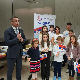 Подршка дијаспори: Министар Милићевић даривао наставна средства српској школи у Бриселу