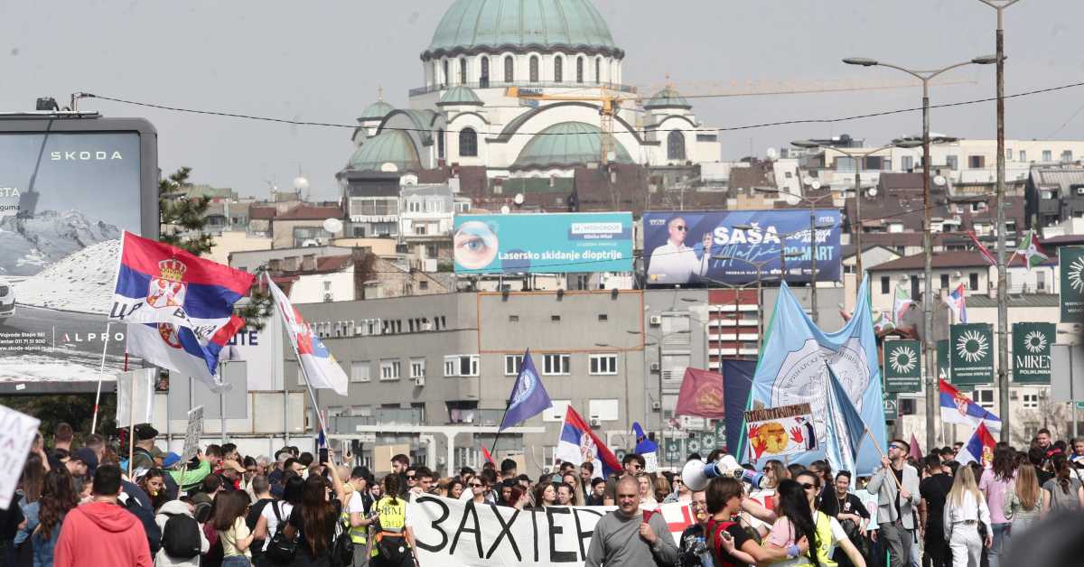 Протест "15. за 15" у Београду – колоне се крећу ка центру града, почело окупљање; Студенти у блокади: Велики скуп код Скупштине