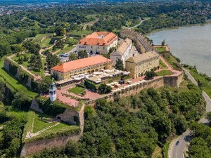 Јутарњи програм из три студија