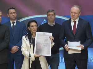 Мариника Тепић показала фотографију возила са монтираним звучним уређајем