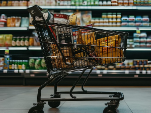Измењено радно време продајних објеката током првомајских празника