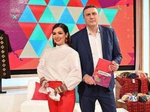 Под небом лаванде лежимо