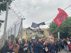 Протест испред Централног затвора у Београду; суд одбио да одреди притвор двојици краљевачких опозиционара