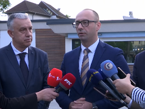 Представници Српске листе са Кајом Калас: Формирајте тим који ће спречити процесе против Срба