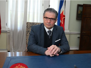 Тито - између истока и запада