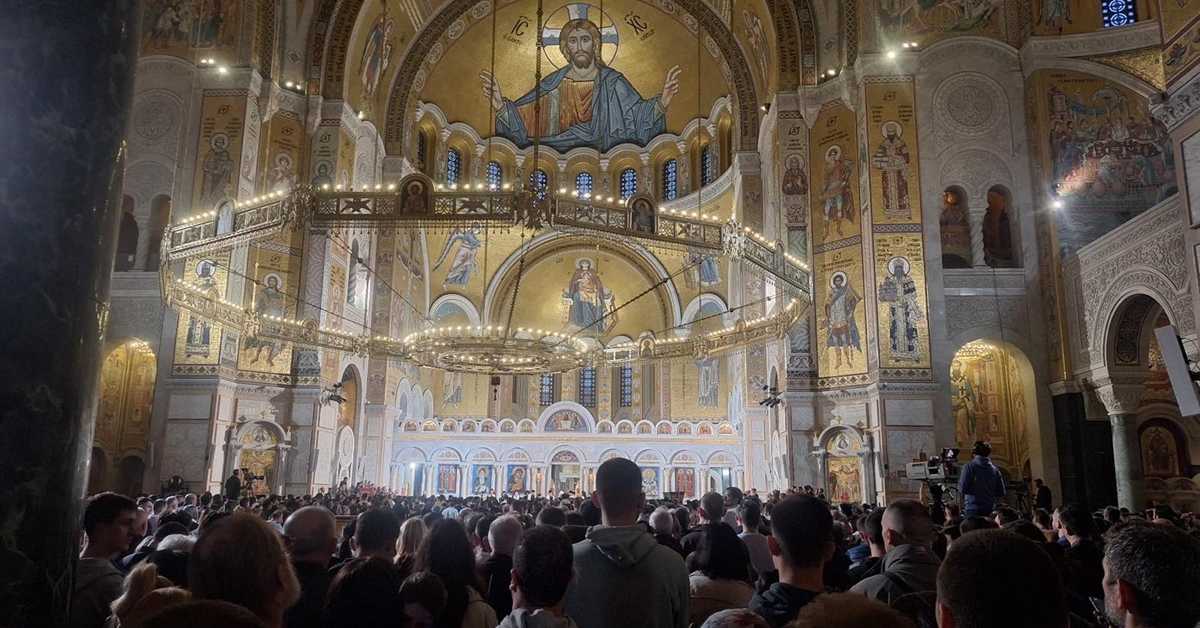 Београд прославио Спасовдан уз мошти Светог Саве, патријарх Порфирије позвао на слогу